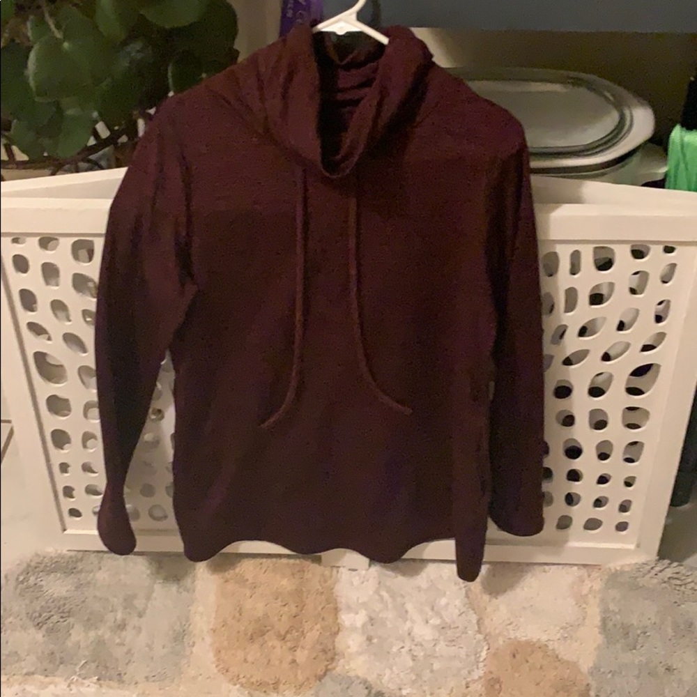 Maroon Athletic pullover